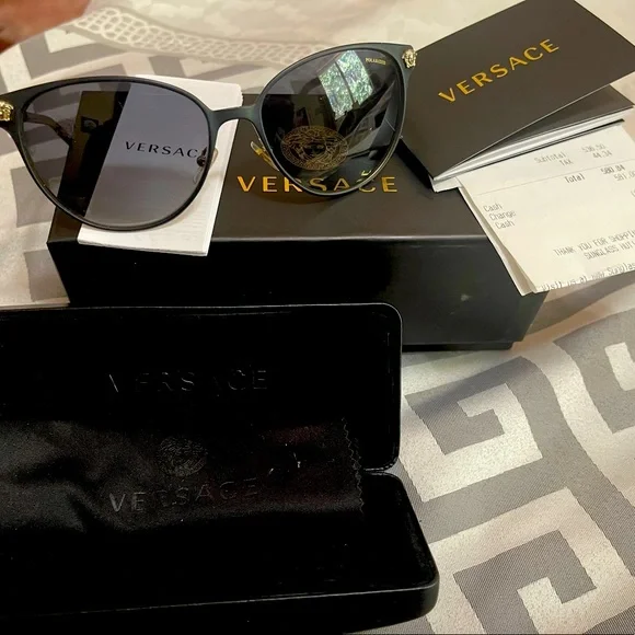 Versace | Accessories | Great Condition Polarized Versace  display picture 1